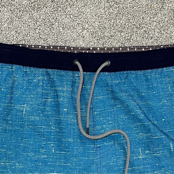 GLOBE Swim Trunks Board Shorts Mens Size 34 Blue Striped Drawstring - Picture 3 of 11